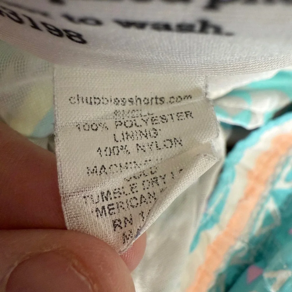 Chubbies Swim Trunks Mens L 38x5.5 Geometric Shorts Quick‎ Dry Lined Drawstring